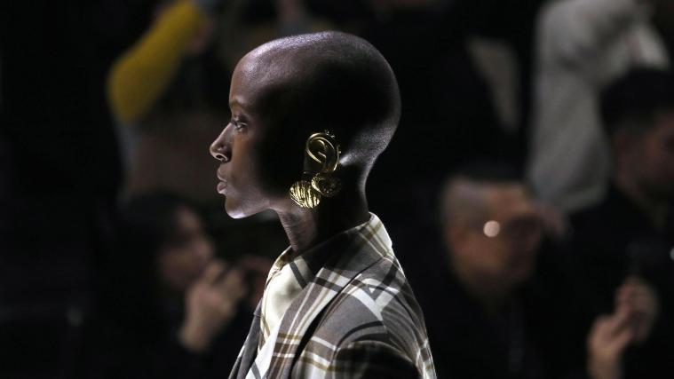 Auch dieses Jahr präsentieren Italiens Topdesigner und Luxuslabels wie Prada, Gucci, Giorgio Armani und Versace ihre Damenkollektionen.
