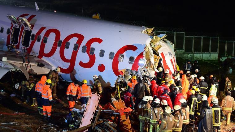 Bei dem Crash kamen 3 Menschen ums Leben.