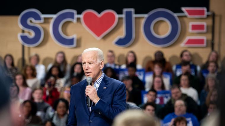 Bei Umfragen liegt der frühere Vizepräsident Joe Biden (77) vorne.