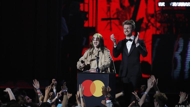 Billie Eilish konnte gleich fünf Brit Awards heimnehmen.