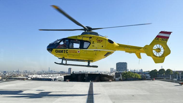 Bub wurde mit dem Notarzthubschrauber ins Krankenhaus geflogen.