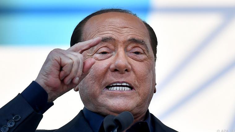 Dem Ex-Premier Silvio Berlusconi wird Zeugenbestechung vorgeworfen.