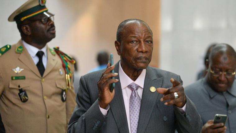 Der Präsident des westafrikanischen Guinea, Alpha Condé, hat das für Sonntag geplante umstrittene Verfassungsreferendum und die Parlamentswahl verschoben.