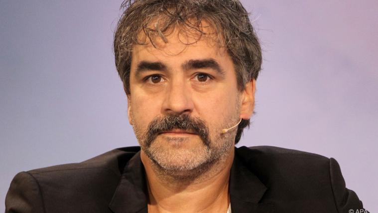 Der Prozess gegen "Welt"-Reporter Deniz Yücel wegen Terrorvorwürfen wird am 2. April fortgesetzt.