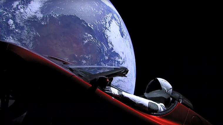 Der Tesla ist das erste Straßenauto im Weltraum.