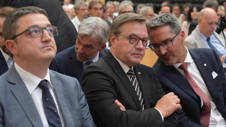 Die 3 Landeshauptleute der Euregio, Maurizio Gugatti, Günther Platter und Arno Kompatscher wollen sich am Dienstag zu einer außerordentlichen Sitzung treffen.