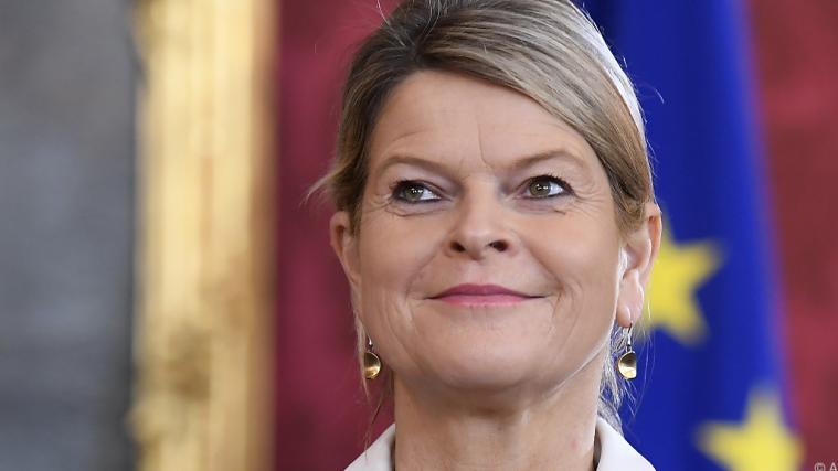 Die Verteidigungsministerin legt einen Gang zu.