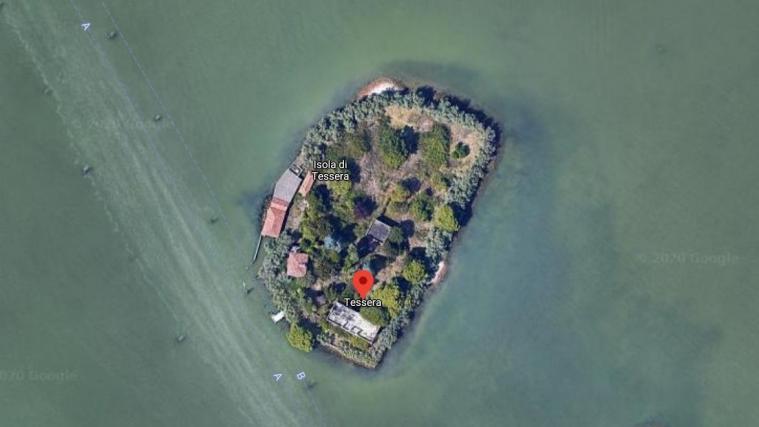 Diese kleine Insel namens Tessera kann ersteigert werden.