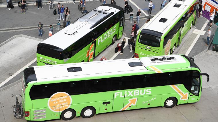 Durch die wachsende staatliche Unterstützung für die Deutsche Bahn verliert Flixbus an Fahrgästen.