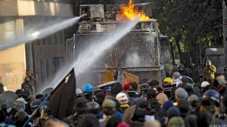 Erneut massive Zusammenstöße in Santiago.