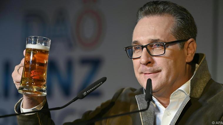 "Es wird diesen Neustart mit mir geben", kündigte Strache an.
