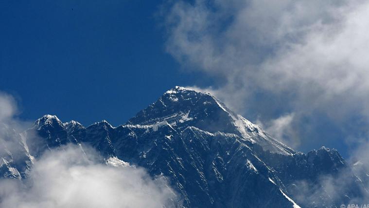 EVEREST Seit 1993 konnte der höchste Berg der Welt nicht mehr im Winter bezwungen werden.