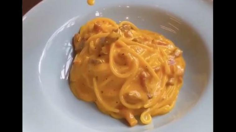 Für sein Carbonara-Rezept erntete Gordon Ramsey massenhaft Kritik.