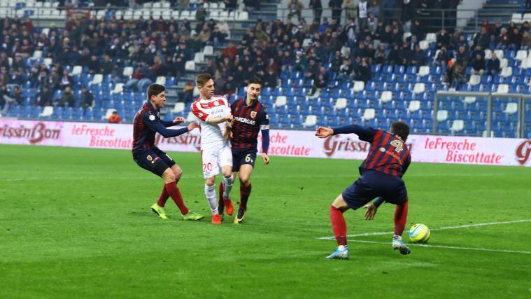 Gegen Reggiana reichte es bereits für das Debüt, morgen soll Manuel Fischnaller (in weiß) sein Startelf-Debüt geben. Fotosport Bordoni