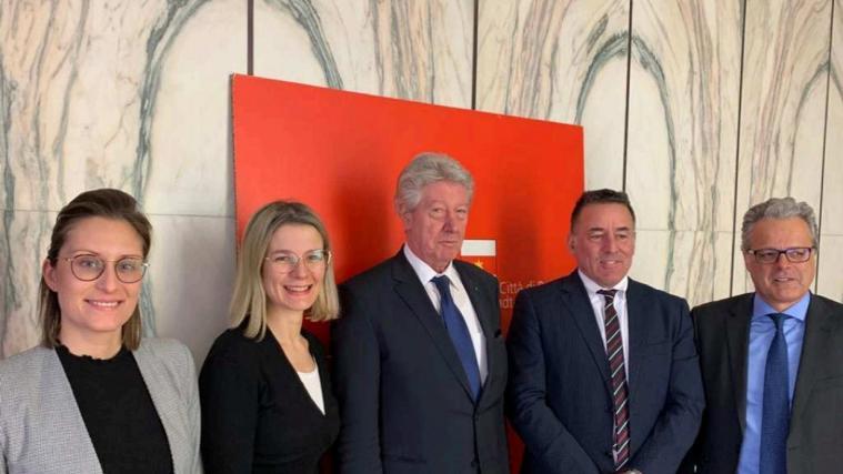 Im Bild: Bürgermeister Caramaschi und Stadtrat Konder bei einem gemeinsamen Treffen mit Prof. Harald Pechlaner und seinem Team.