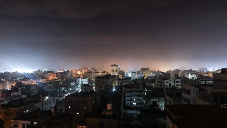 Israelische Kampfjets und Hubschrauber haben Ziele „der Terrororganisation Hamas“ im Zentrum des Gazastreifens angegriffen.