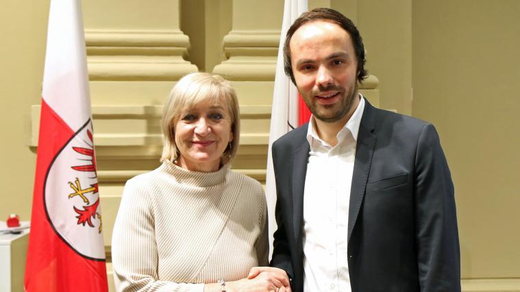 Landesrätin Beate Palfrader und Landesrat Philipp Achammer