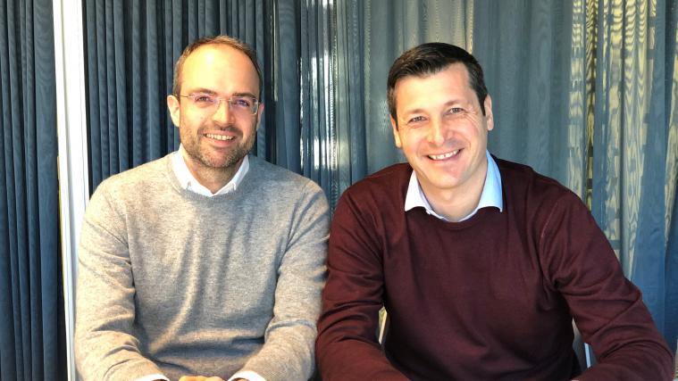 Lukas Ladurner (links) und der Präsident des Stimmverbundes Alessandro Marzola (rechts).