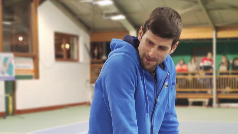 Novak Djokovic in der Tennishalle von Runggaditsch.