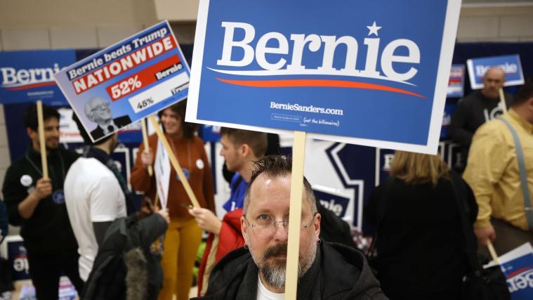 Umfragen sahen den linksgerichteten Senator Bernie Sanders vorn,