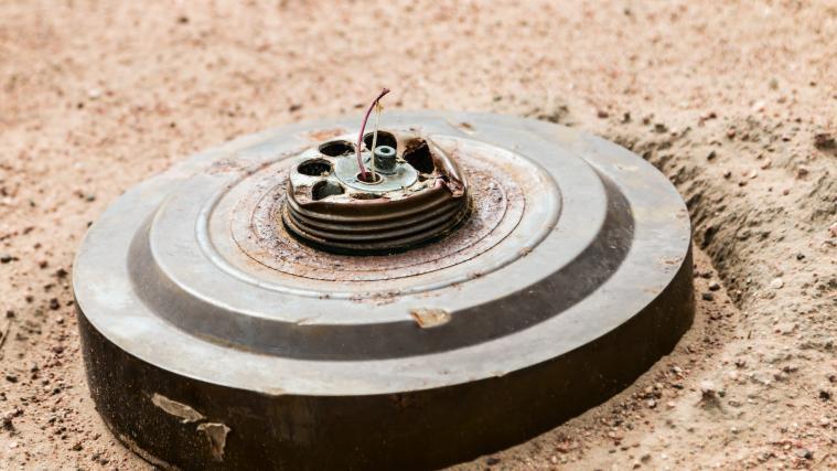 Verteidigungsminister Al-Makdischi überlebte die Explosion der Landmine.