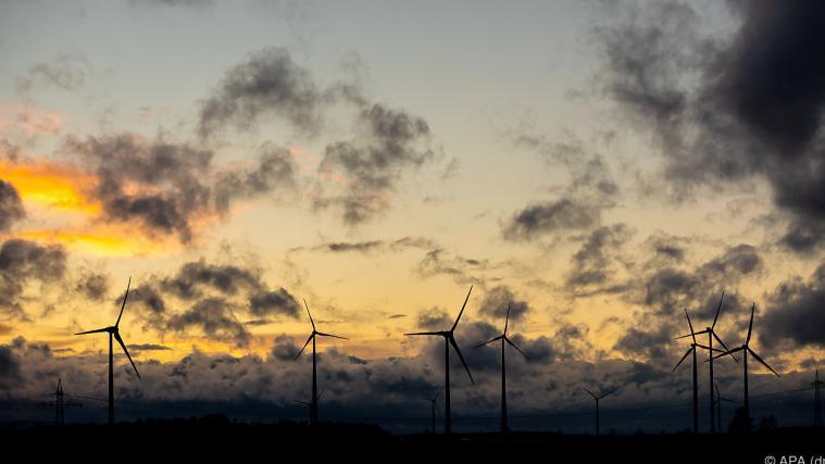 Windkraftwerkbetreiber profitieren von Starkwind.