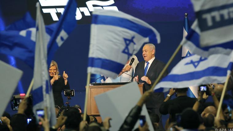 Benjamin Netanyahu rief sich selbst zum Sieger aus.