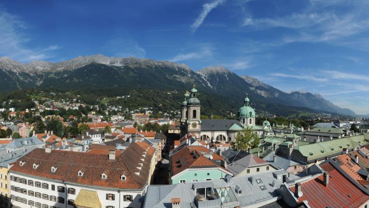 Eine Innsbrucker Volksschule bleibt zumindest am Mittwoch wegen 2 Coronavirus-Verdachtsfällen geschlossen.