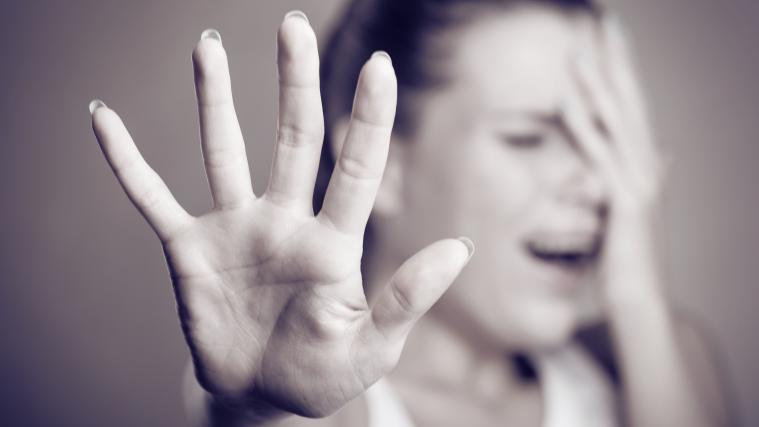 Frauen müssen darin bestärkt werden, die Hilfe eines Rechtsbeistandes oder der Ordnungskräfte in Anspruch zu nehmen und ein Gewaltschutzverfahren einzuleiten“, schrieb die Südtiroler Senatorin Julia Unterberger in einer Presseaussendung.