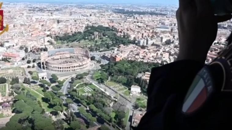 Neben Drohnen kamen auch Helikopterkontrollen in vielen italienischen Städten zum Einsatz.