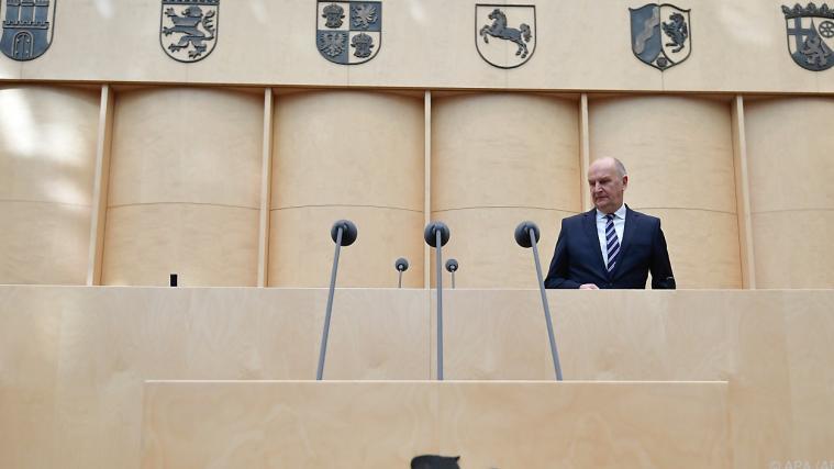Relativ einsamer Bundesratspräsident Dietmar Woidke.
