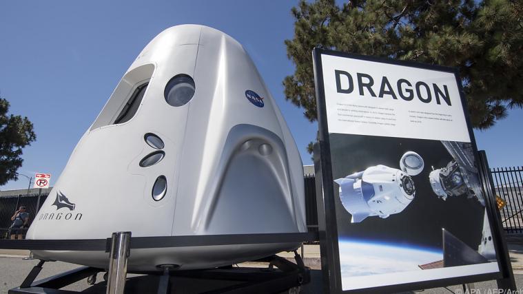 Touristen soll in der Raumkapsel "Crew Dragon" zur ISS reisen.