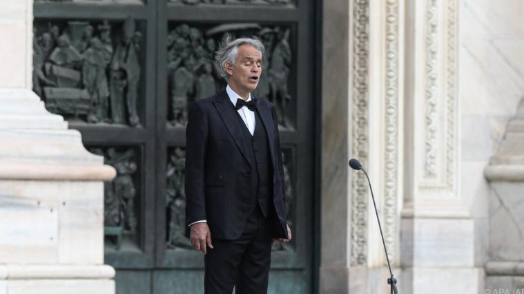 Andrea Bocelli begeisterte mit seinem Solokonzert aus dem leeren Mailander Dom.