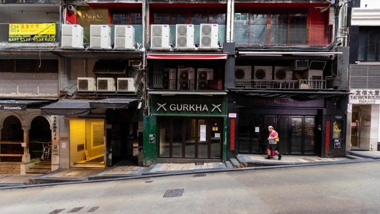 Auch in Hong Kong bleiben die Straßen noch leer.