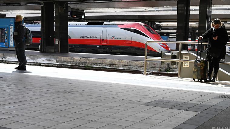 Der Zugverkehr ist in Italien eingebrochen.