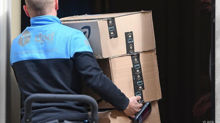 Die Auslieferung von Amazon-Paketen stoppt auch nicht in Zeiten von Corona.