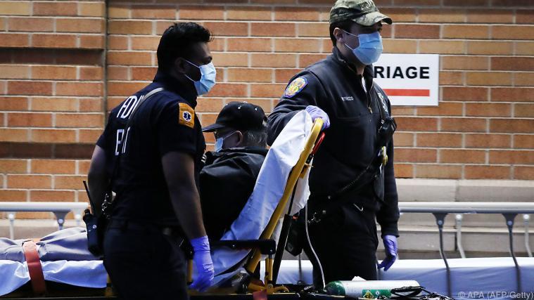 Die Todes- und Infektionszahlen in den USA steigen.