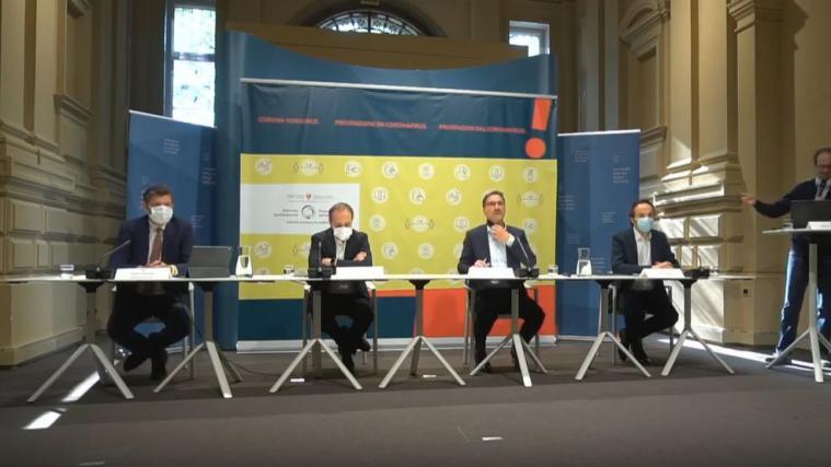 Das Thema Schule stand bei der Medienkonferenz am Montag im Fokus. v.l : Alfreider, Vettorato, Achammer und Kompatscher.