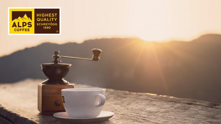 So verschieden die Menschen, so unterschiedlich ihre Vorstellung vom perfekten Kaffeemoment. Im Laufe der Jahrzehnte wurde das Sortiment laufend an die Wünsche und Bedürfnisse der Kunden angepasst und entsprechend erweitert.