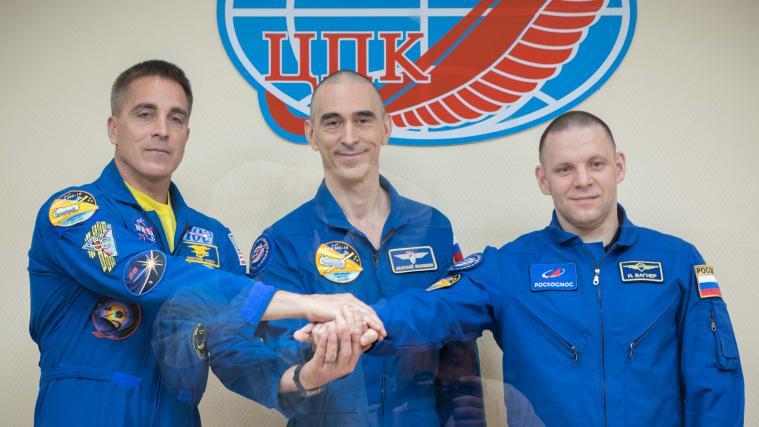 von links: NASA-Astronauten Christopher Cassidy und die beiden Russen Anatoli Iwanischin und Iwan Wagner.