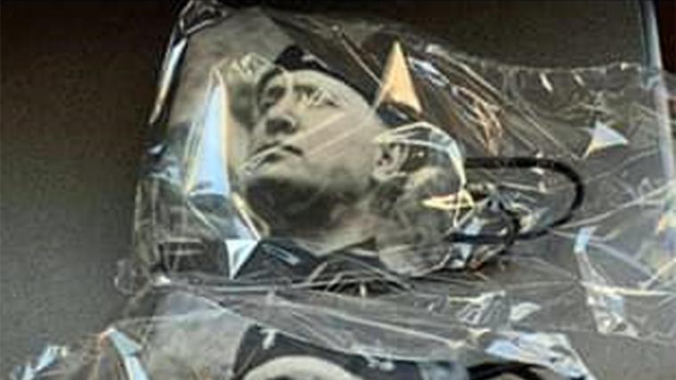 An Geschmacklosigkeit kaum zu überbieten: Schutzmasken mit Mussolini-Antlitz