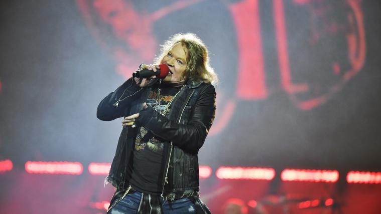 Axl Rose während eines Auftritts in Schweden 2017.