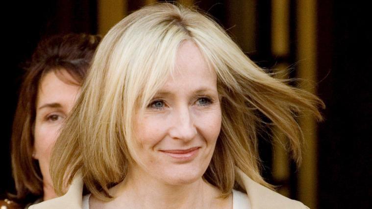 Berühmt wurde J.K. Rowling durch ihre Harry Potter Bände.