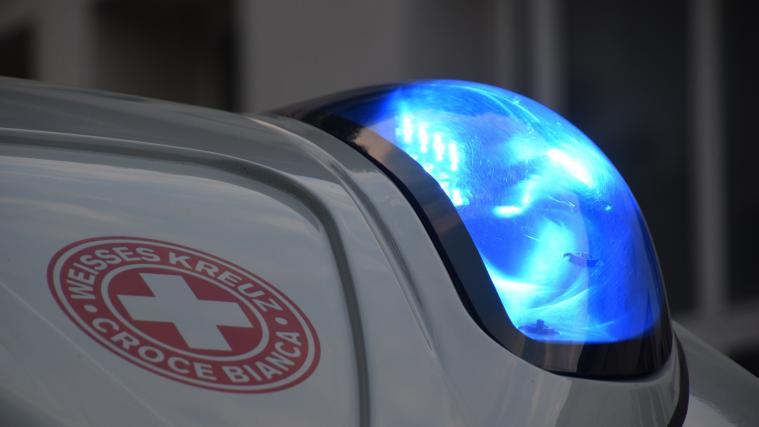 Das Weiße Kreuz und das Notarztteam eilten dem Verletzten zur Hilfe.