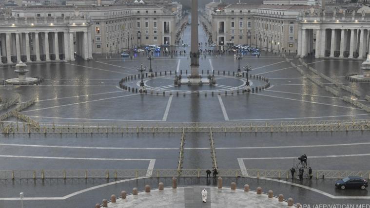 Der Petersplatz bleibt vorerst für Gläubige gesperrt.