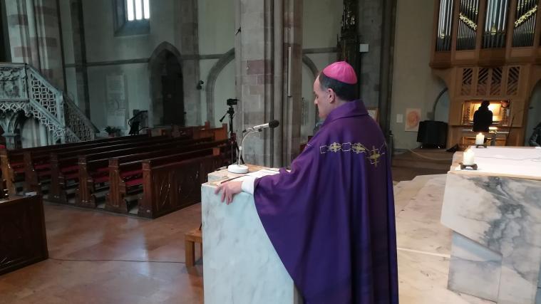 Die Zeit der leeren Kirchen soll mit Ende Mai vorbei sein, wenn es nach Italiens Bischöfen geht.