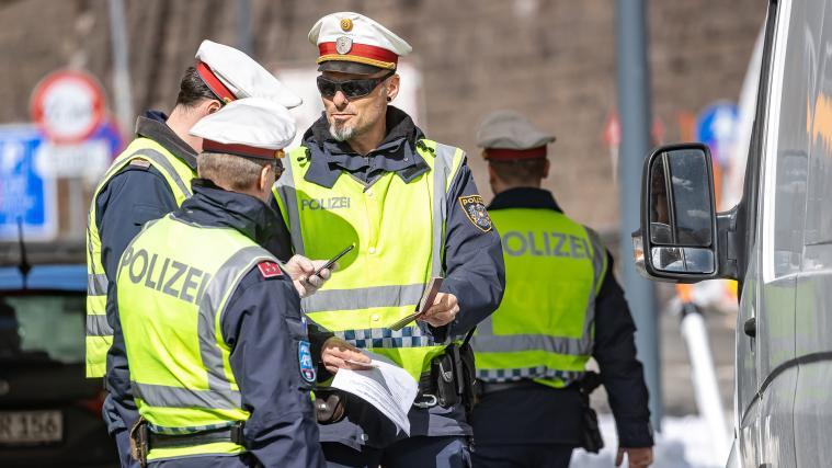 Einreisekontrollen der Grenzpolizei am Brenner.