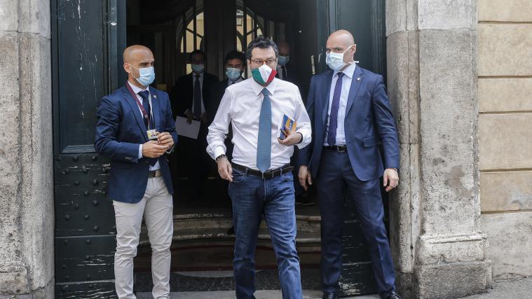 Gegen einen Prozess gegen Matteo Salvini sprachen sich 13 Mitglieder der Kommission aus, dafür 7.