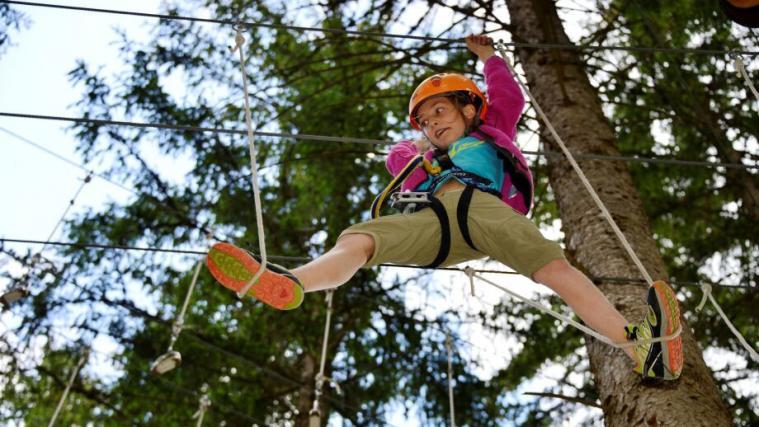 Im Abenteuerpark Kaltern können Sie sich ab morgen 23. Mai wieder im Freien auf den einzelnen Parcours austoben und erholen!