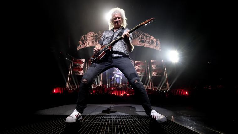 Mit Queen + Adam Lambert steht Brian May immer noch auf der Bühne.